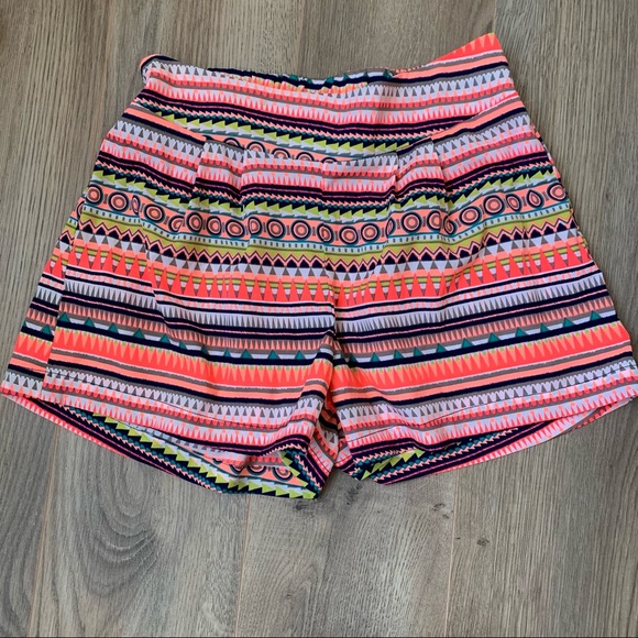 Charlotte Russe Aztec Shorts - Picture 4 of 6